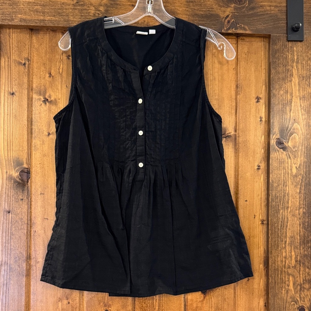 GAP Black Sleeveless Blouse with Buttons